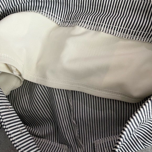 [US8T]Chico’s Striped Black and White Ankle Pants Career - Picture 9 of 10